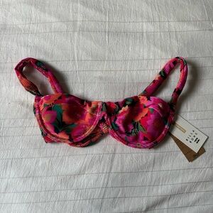 NWT BILLABONG Feel The Groove Underwire Top